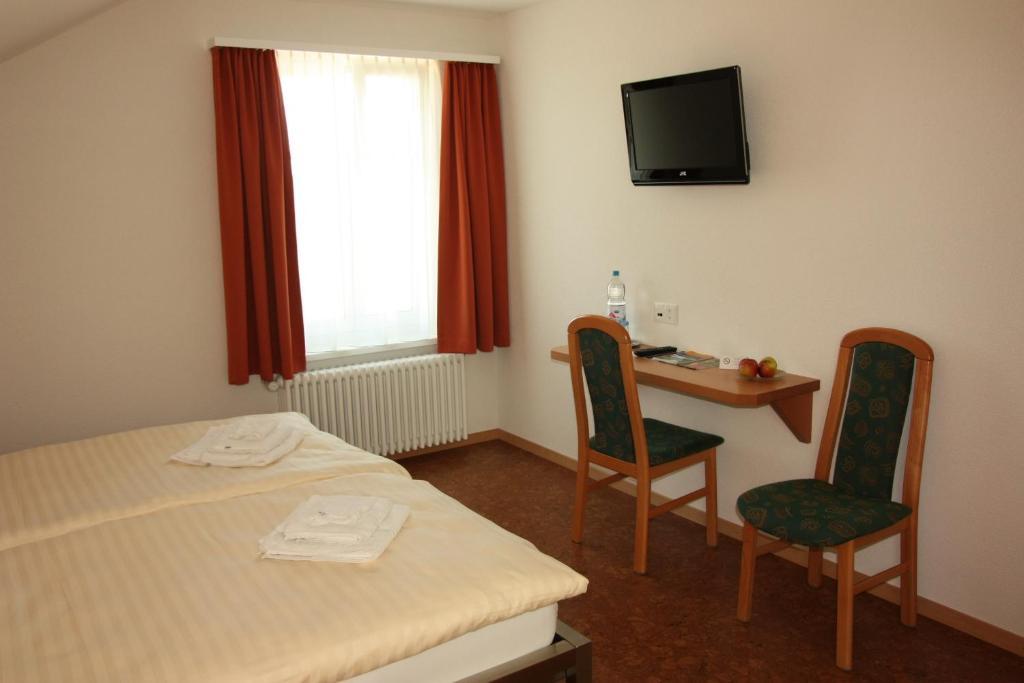 Hotel Speiserestaurant Bahnhof Güttingen Chambre photo