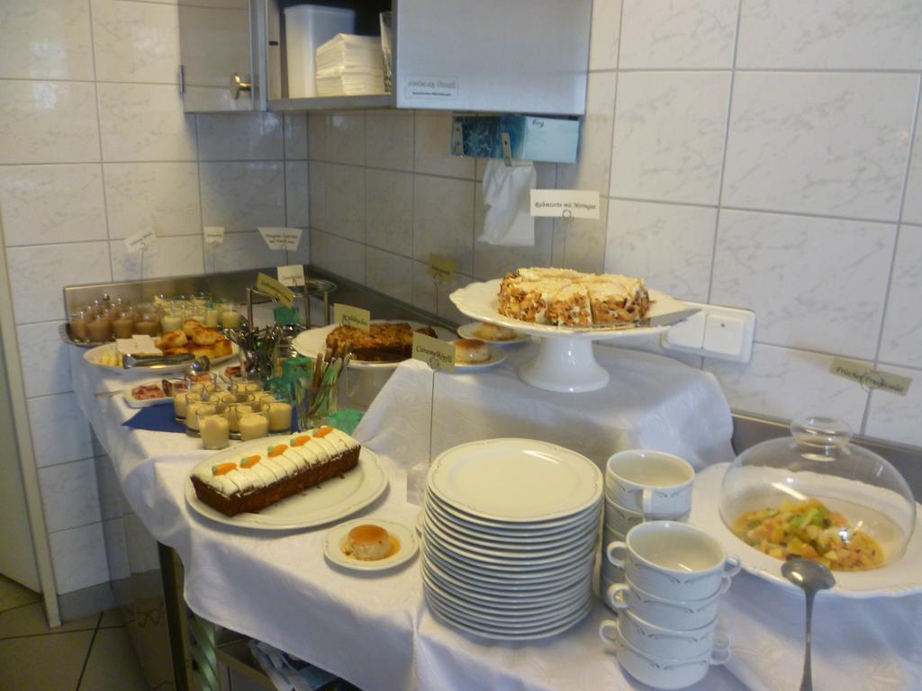 Hotel Speiserestaurant Bahnhof Güttingen Extérieur photo