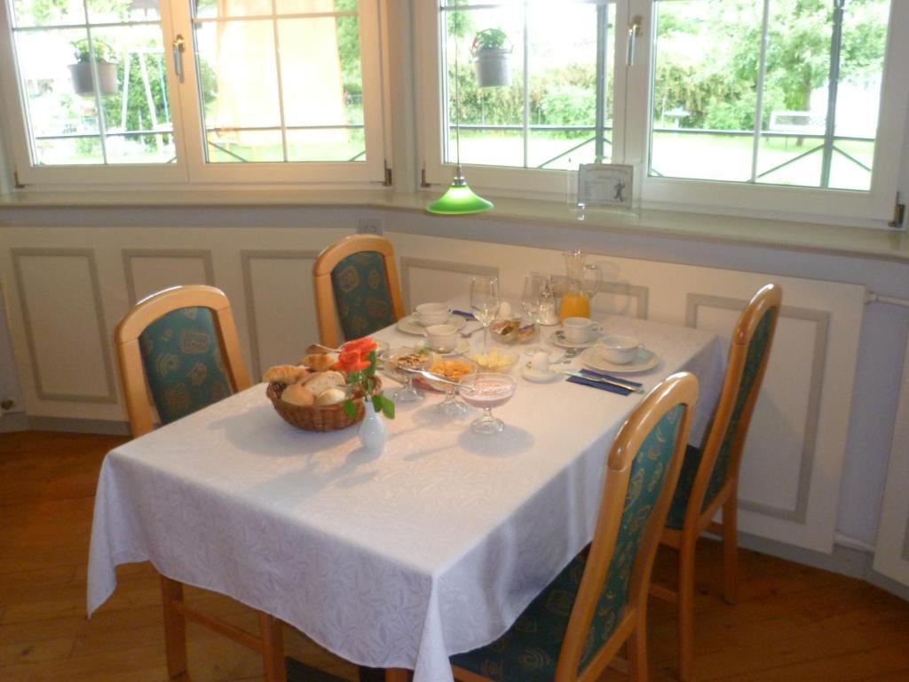 Hotel Speiserestaurant Bahnhof Güttingen Extérieur photo