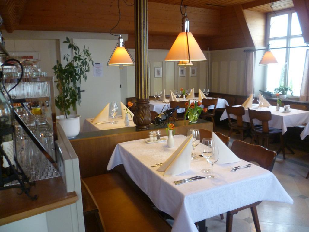 Hotel Speiserestaurant Bahnhof Güttingen Extérieur photo