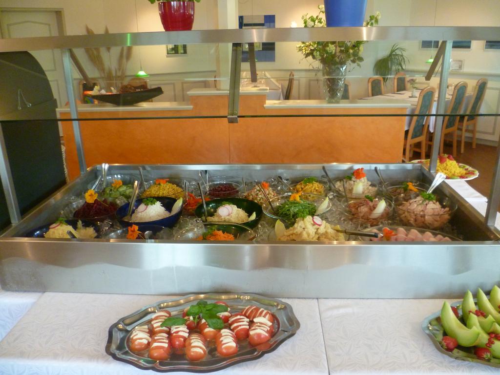 Hotel Speiserestaurant Bahnhof Güttingen Extérieur photo