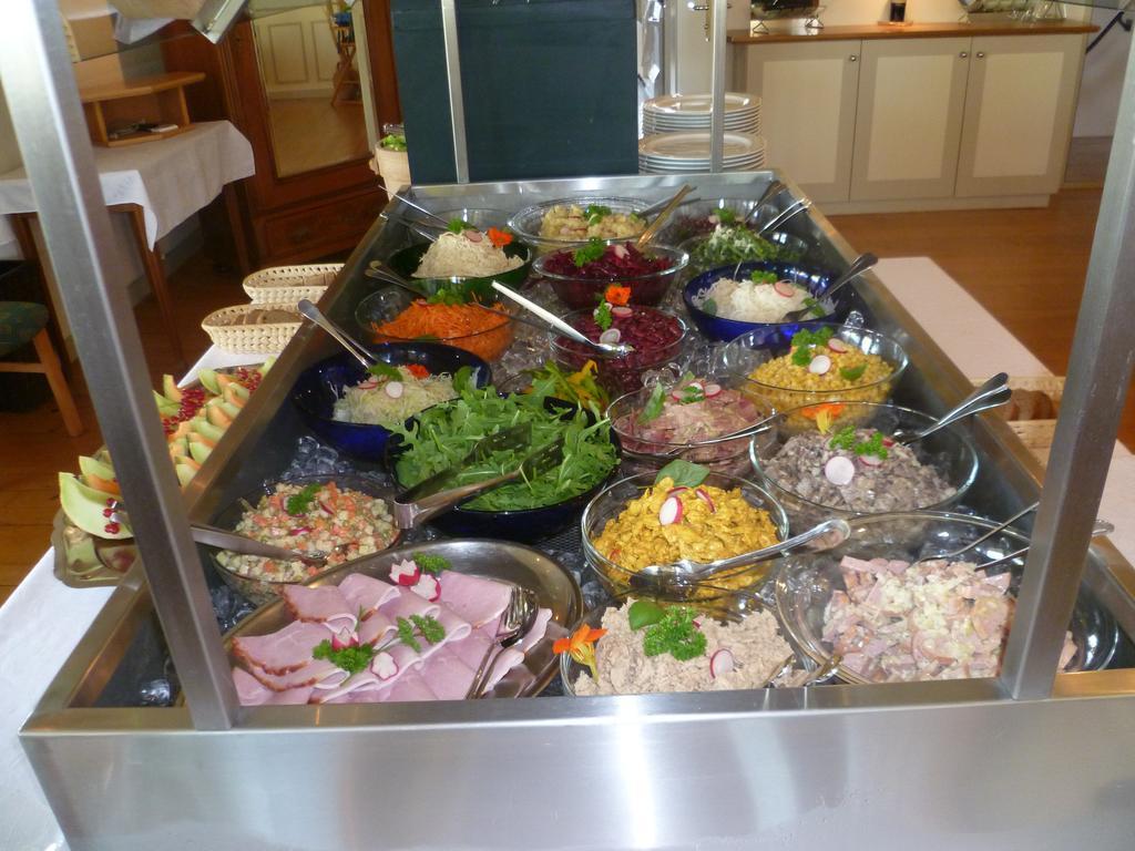 Hotel Speiserestaurant Bahnhof Güttingen Extérieur photo